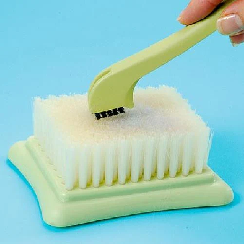 Clover Needle Felting Claw and Mat Cleaner - Image 4