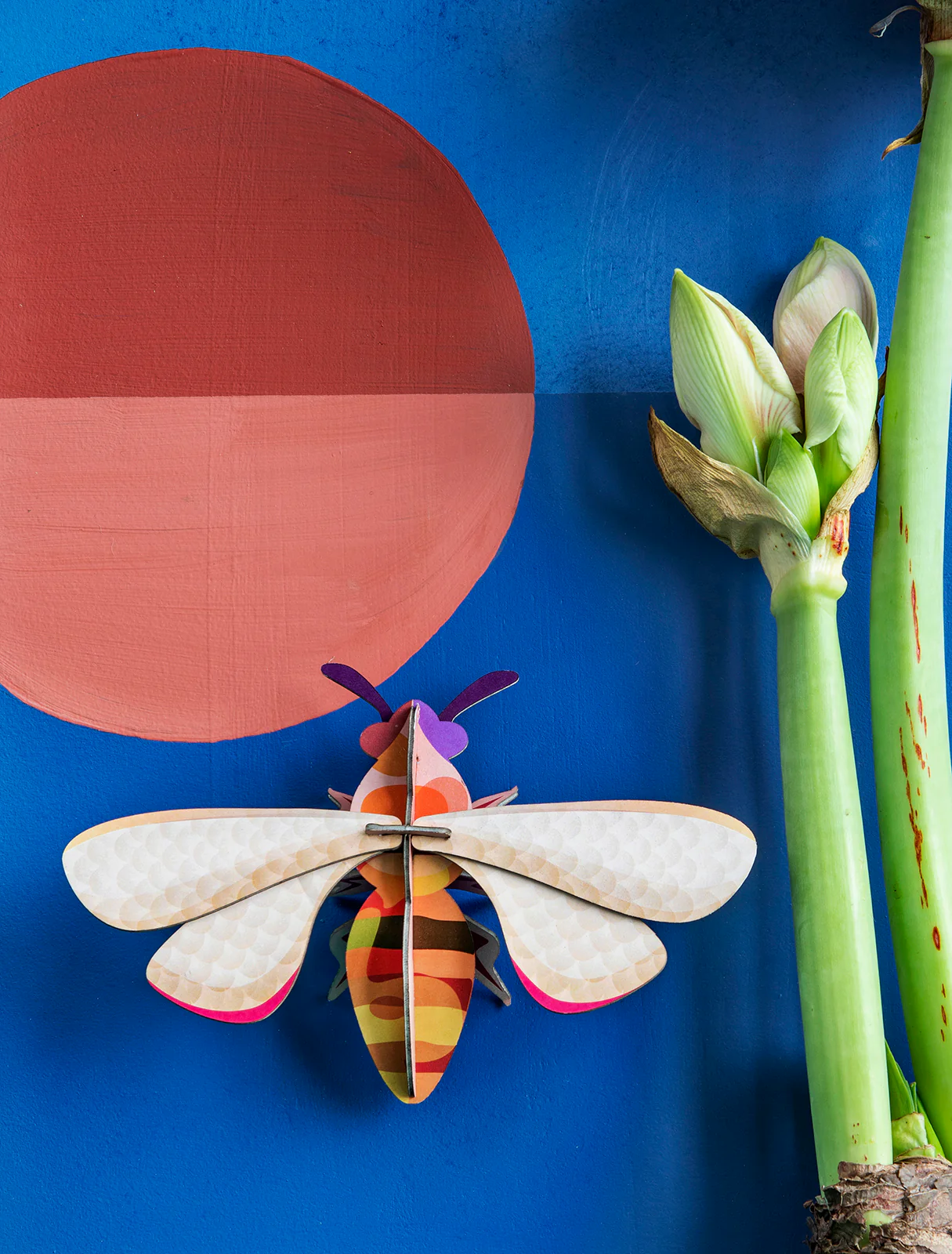 Studio Roof: Wall Decor Honey Bee - Image 3
