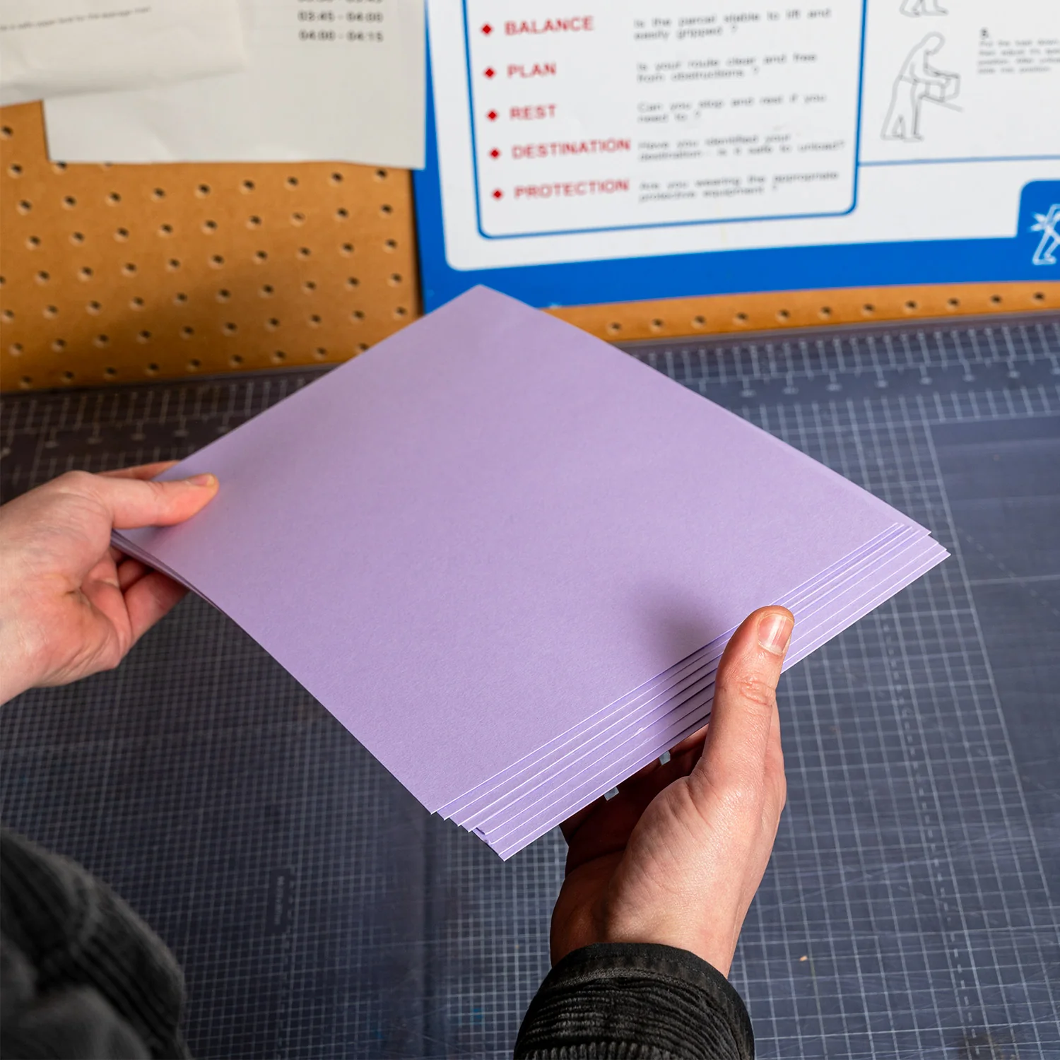 Paper - A4 Colorplan 135gsm - 8 Pack - Image 2