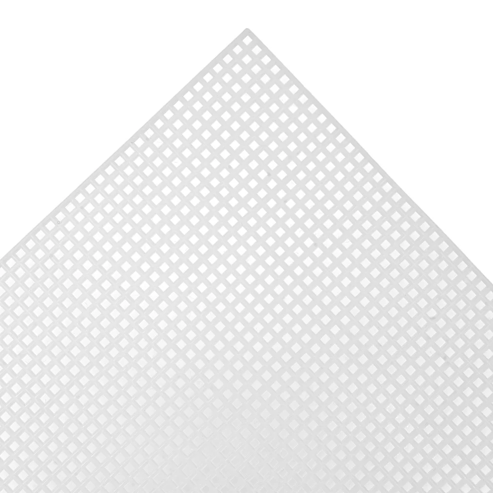 Plastic Canvas: 30.5cm x 45.7cm
